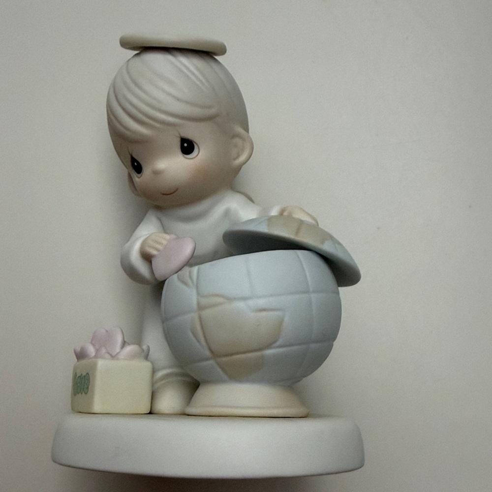 Precious moments Angel Figurine